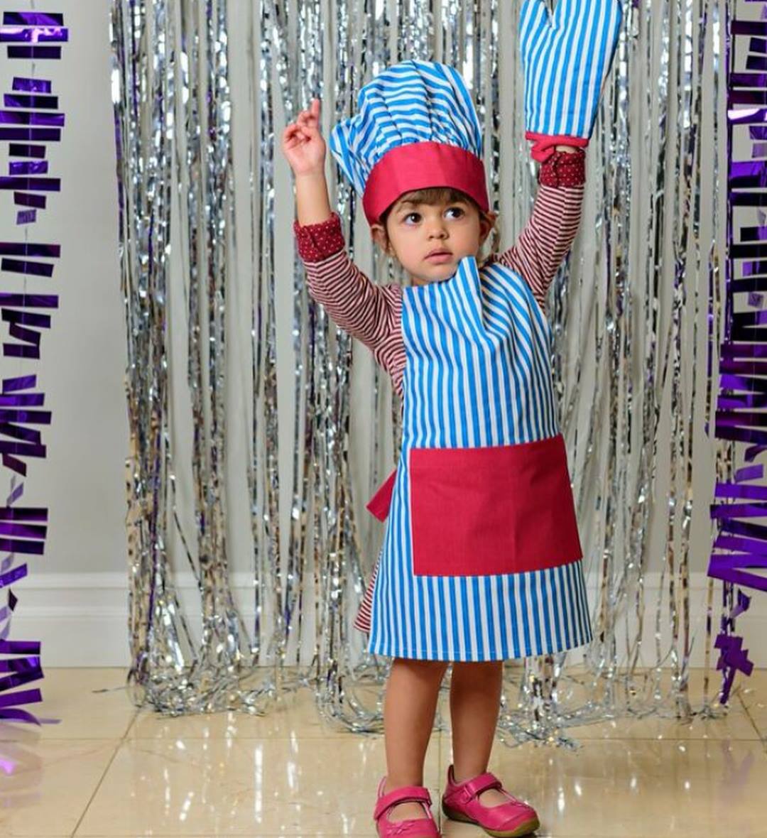 Whimsy Striped Deluxe Child Apron Set - SuperMom Headquarters