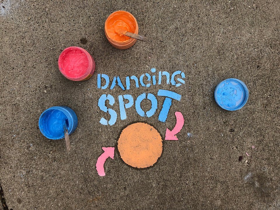 Sidewalk Chalk Tagging Kit - SuperMom Headquarters